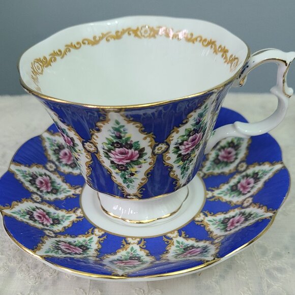 Royal Albert Sandringham Series Bone China Teacup and Saucer - Picture 1 of 3